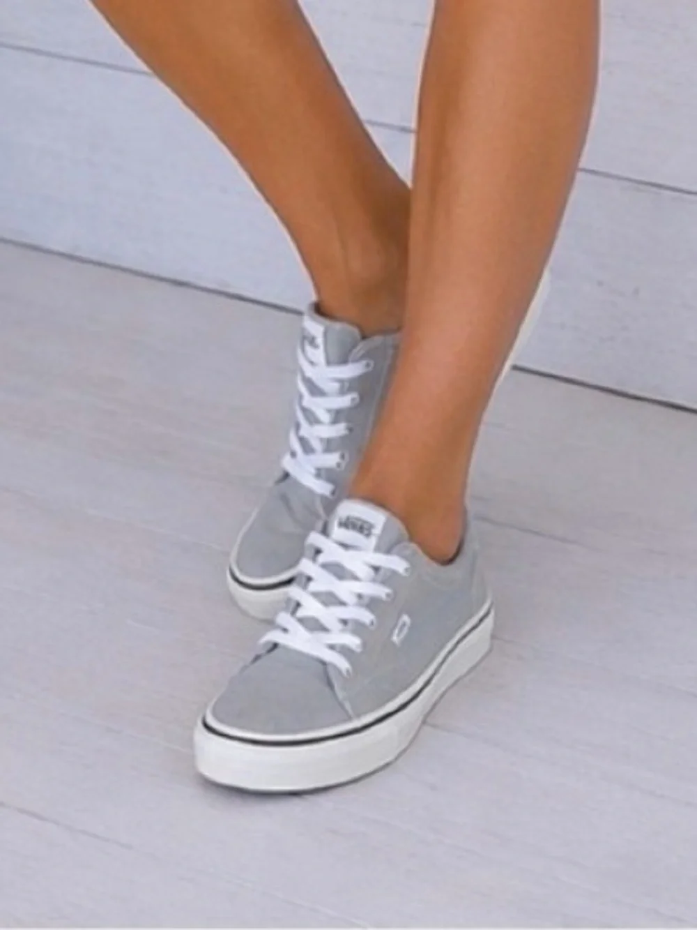 Vans Canvas Low Top Skate Shoes Sneakers Retro Casual Classic Streetwear - 5Y